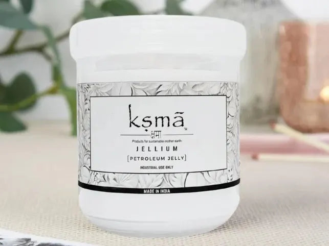 Petroleum Jelly: Benefits, Uses, and Everyday Skin Care Solutions