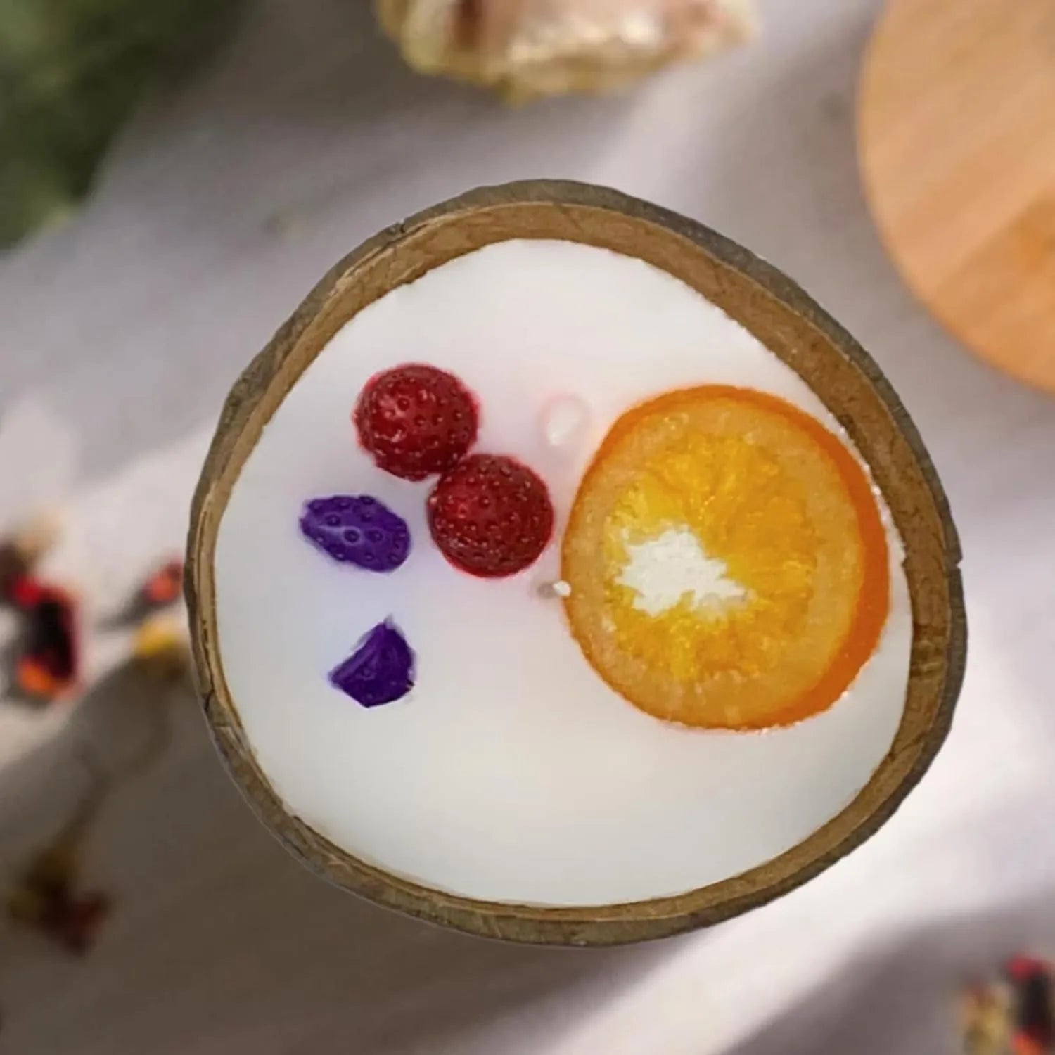 Coconut Shall candle Orng Strbrry