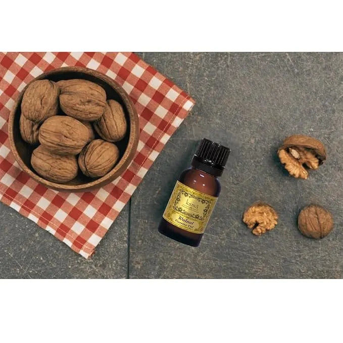 Walnut oil product with walnut kernels display
